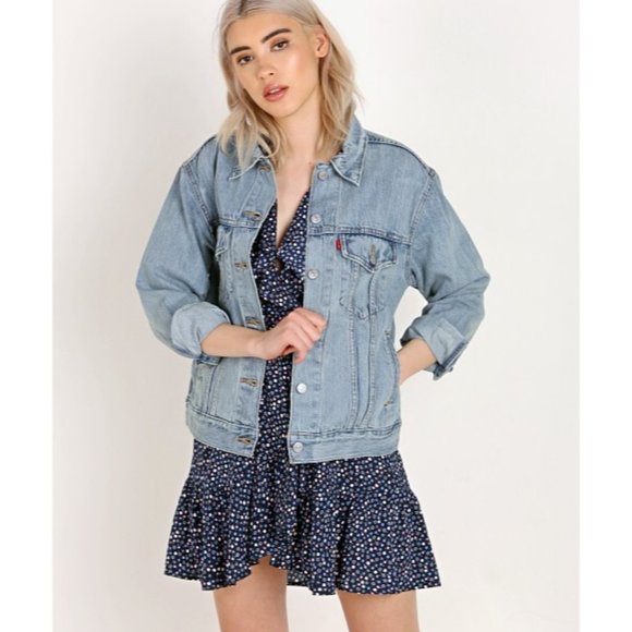 Levi's Premium Ex-Boyfriend Trucker Jacket Dream of Life Size Large - Picture 1 of 7